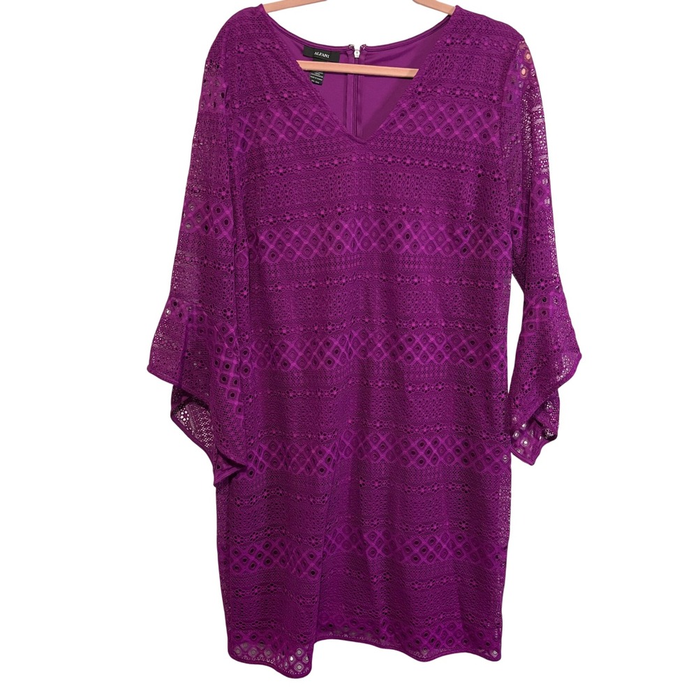 Alfani Purple Lace Bell Sleeve V-Neck Shift Dress Size 16 Magenta Eyelet
